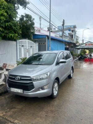 Thuê xe 7 chỗ Cần Thơ đi Sài Gòn giá rẻ, xe đời mới